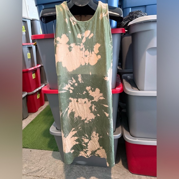 Green and Cream Tie-Dye Dress p24 - Picture 2 of 4